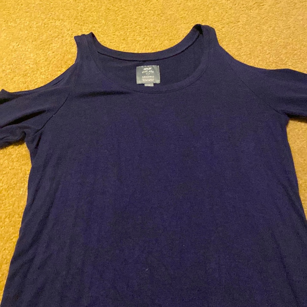 Shoulderless long sleeve